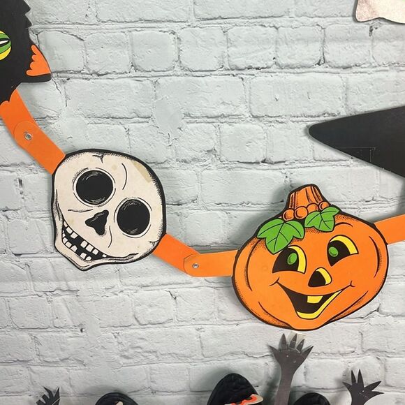 Halloween Themed Decorative Garland & unique Honeycomb Creepies - Picture 4 of 9